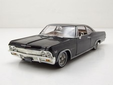 Chevrolet Impala SS 396 Lowrider 1965 schwarz Modellauto 1:24 Welly