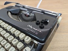 Olympia SF / Splendid 33 / 66 / 99 Schreibmaschinenfüße - 4er Set