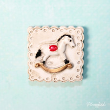 Wand Deko Schaukelpferd