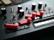 Kompatibel 4x KORG Monotribe Synth Fuß Füße Ständer Ersatzteile Reparatur