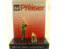 Beim Holzhacken m. Hackstock