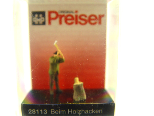 Beim holzhacken hackstock - beim,