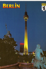 Postkarte :   BERLIN  - Fernsehturm bei Nacht   (Schikkus) 1999 gestempelt