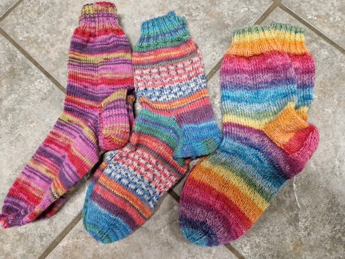 Handgestrickte socken - handgestrickte,