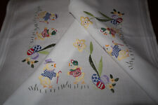 Schöne Osterdecke-Handarbeit-Stickerei-Küken-Ostereier-Blumen-Tischdecke-Neu
