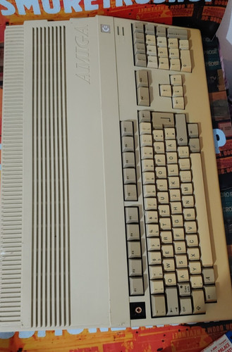 Commodore amiga 500 bit - commodore,