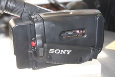 Sony Handycam CCD-TR2000E Hi8 Camcorder - 8mm Video Camera Recorder