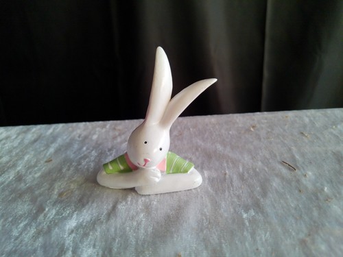 Dekofigur/Osterhase/Grün/wei?