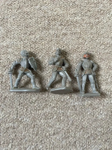 3 ritterfiguren aus - 🏰⚔️,
