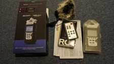 Zoom H4n Pro Tragbarer 4 Kanal Audiorecorder - Schwarz inkl. Fernbedienung RC4