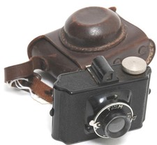 Norisan Nori III 35mm film Viewfinder camera bakelite 25x25mm exposures NOTTEST