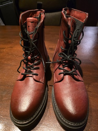 Schnürboots