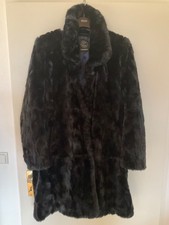 Nachtblauer Webpelzmantel