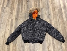OVO Octobers Very Own by Drake x Canada Goose Digi Camo Chilliwack Jacke Selten 