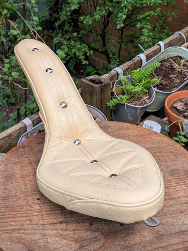 Cobra style seat fit ribbed - cobra,
