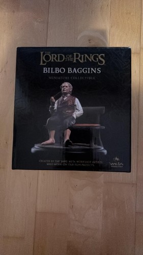 Weta workshop statue miniature - weta,