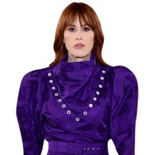 Molly Ringwald (Purple Dress) Halber Körper Buddy Ausschnitt