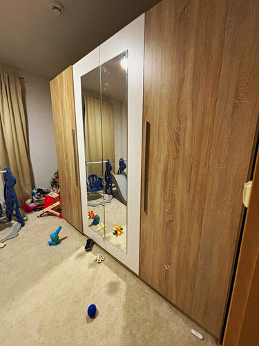 Kinderkleiderschrank mit