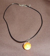 Glaskugel - Anhänger mit Kette - Glas Schmuck - Glaskugel strahlend Orange  -NEU
