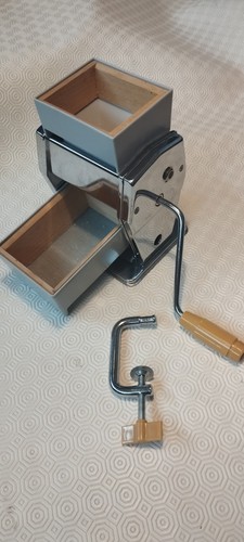Getreidemühle - ,