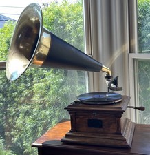 Victor III Vic III Phonograph