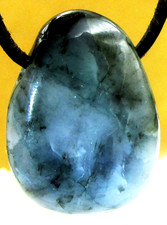 SMARAGD   TROPFEN Trommelstein