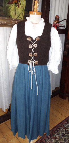 Your sixth sense - sense, trachtenkleid