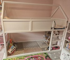 Hochbett Kinderbett mit Leiter Lattenrost 90cm 200 cm neuwertig