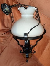 Französische Öllampe Leuchte elektrisch Kronleuchter Eisen Opalglas Pendel Decke