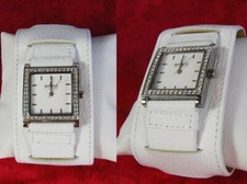 Neu OVP Axcent of Scandinavia Damenuhr weiß Broadband Steinbesatz Rarität  #025