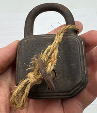 Altes antikes Vorhängeschloss