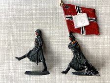 Zinnfigur (alt) - 18 Flachfiguren - bemalt - WK II - Sammlerstücke - bespielt