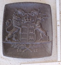 platte guss eisen relief wand