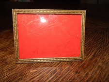 kleiner alter Bilderrahmen Messing patiniert gewölbtes Glas Aufsteller.