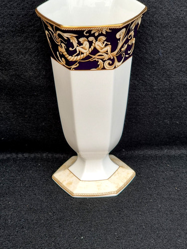 Wedgwood cornucopia bone - cornucopia,