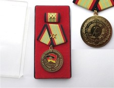 DDR NVA Stasi Orden Medaille