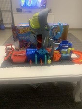 Hot Wheels City Let's Race Bahn Ultra Shark Hai Waschanlage(3 Farbwechsel Auto)