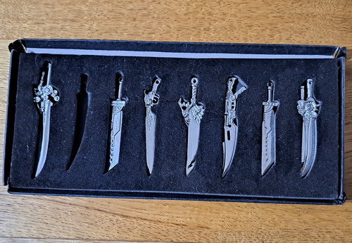 Final fantasy cloud strife - final,