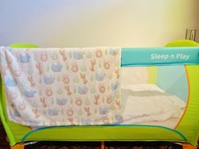Kinderreisebett mit Zubehör