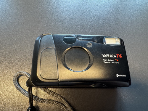 Yashica carl zeiss - yashica, t*