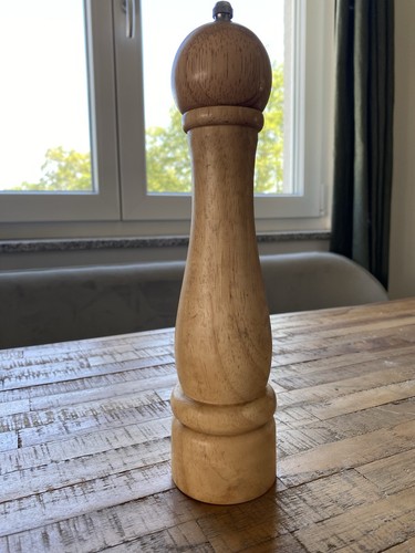 Pfeffermühle aus holz - aus,
