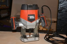 Black&Decker KW900E Oberfräse 1200 Watt mit Zubehör