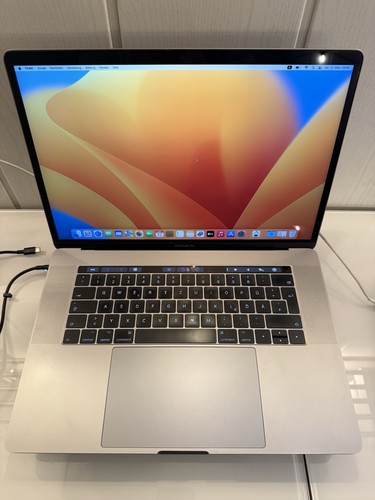 Apple macbook pro 2017 - apple,