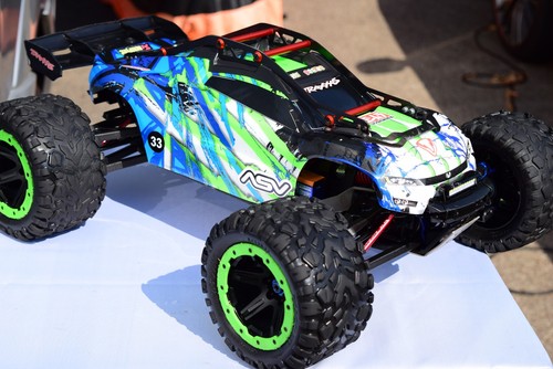 Traxxas revo 0 vxl - e-revo,