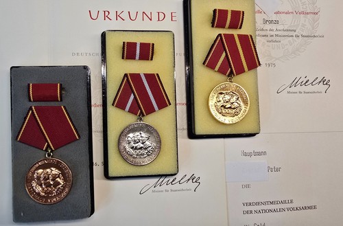 Ddr nva verdienstmedaille set - nva,
