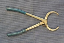 Plättchen Greifzange Volvo Werkzeug Nr. 999 519 521   gebraucht