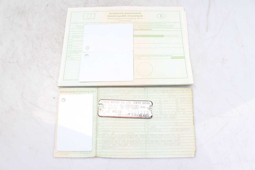 Typenschild mit papiere - typenschild,