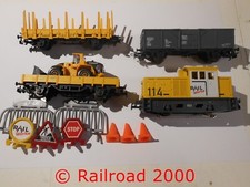 Märklin-Diesellok der Henschel DHG  + 3 Güterwagen + Zubehör aus 29188, NEU