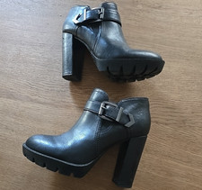 ****SCHWARZE STIEFELETTEN V