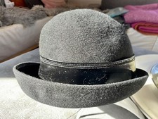 Vintage Damenhut Filz mit Schleife aus Lack 70iger Jahre Schwarz Gr. 55